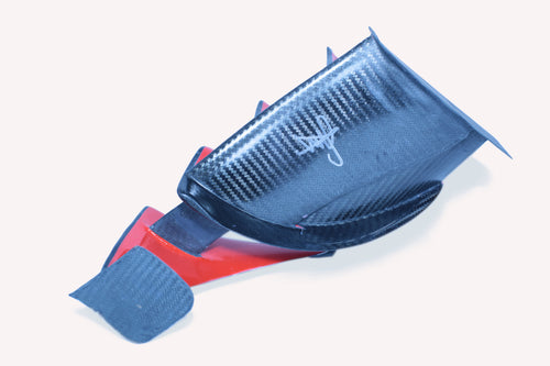 Autographe authentique de Sebastian Vettel au marqueur permanent sur fibre de carbone de l'aileron Ferrari SF71H