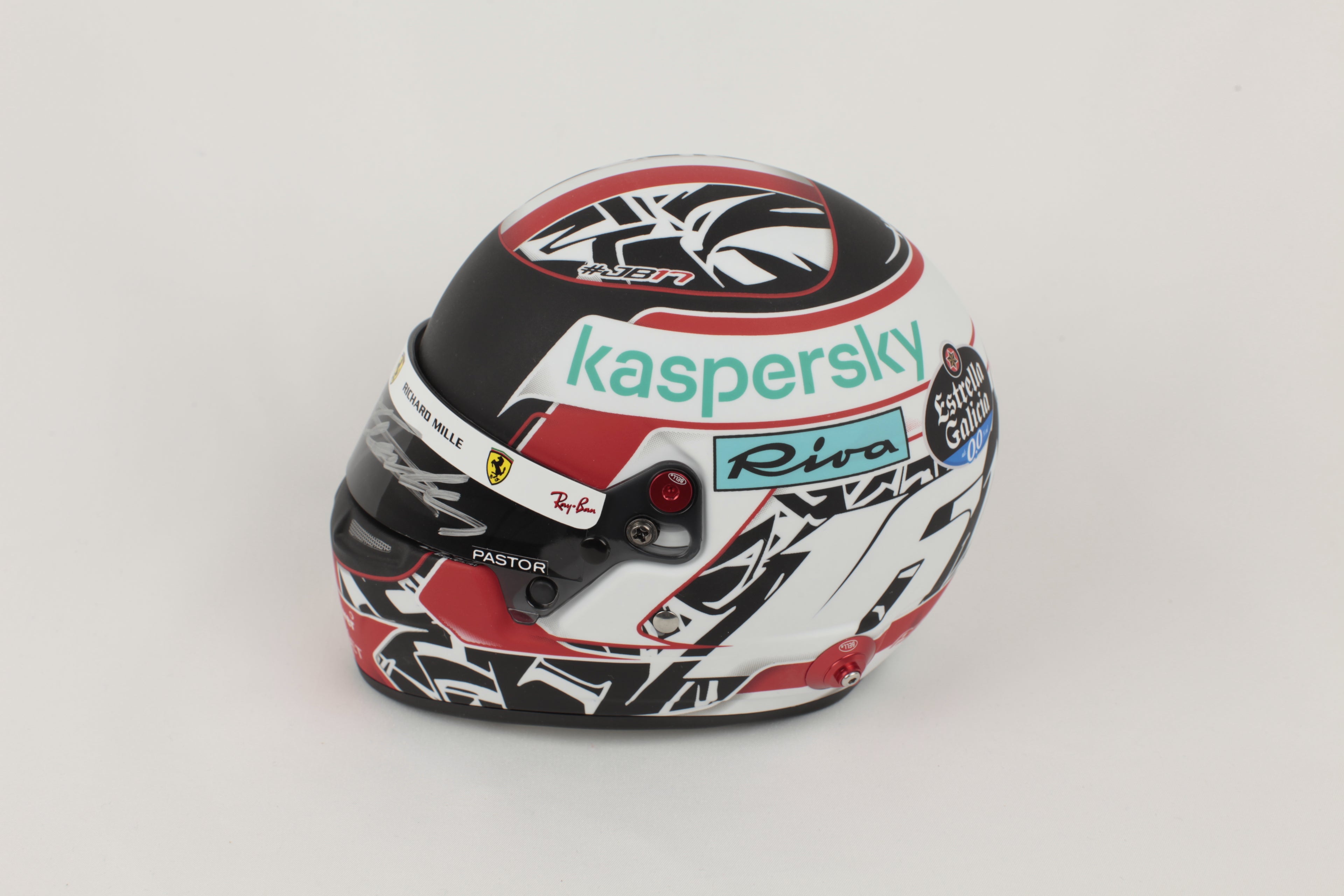 Profil gauche casque Bell Leclerc 2021 numéro 16 livrée rouge blanc noir