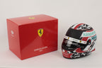 Casque Bell Charles Leclerc 2021 taille 1/2 signé livrée rouge blanc noir Ferrari vue face