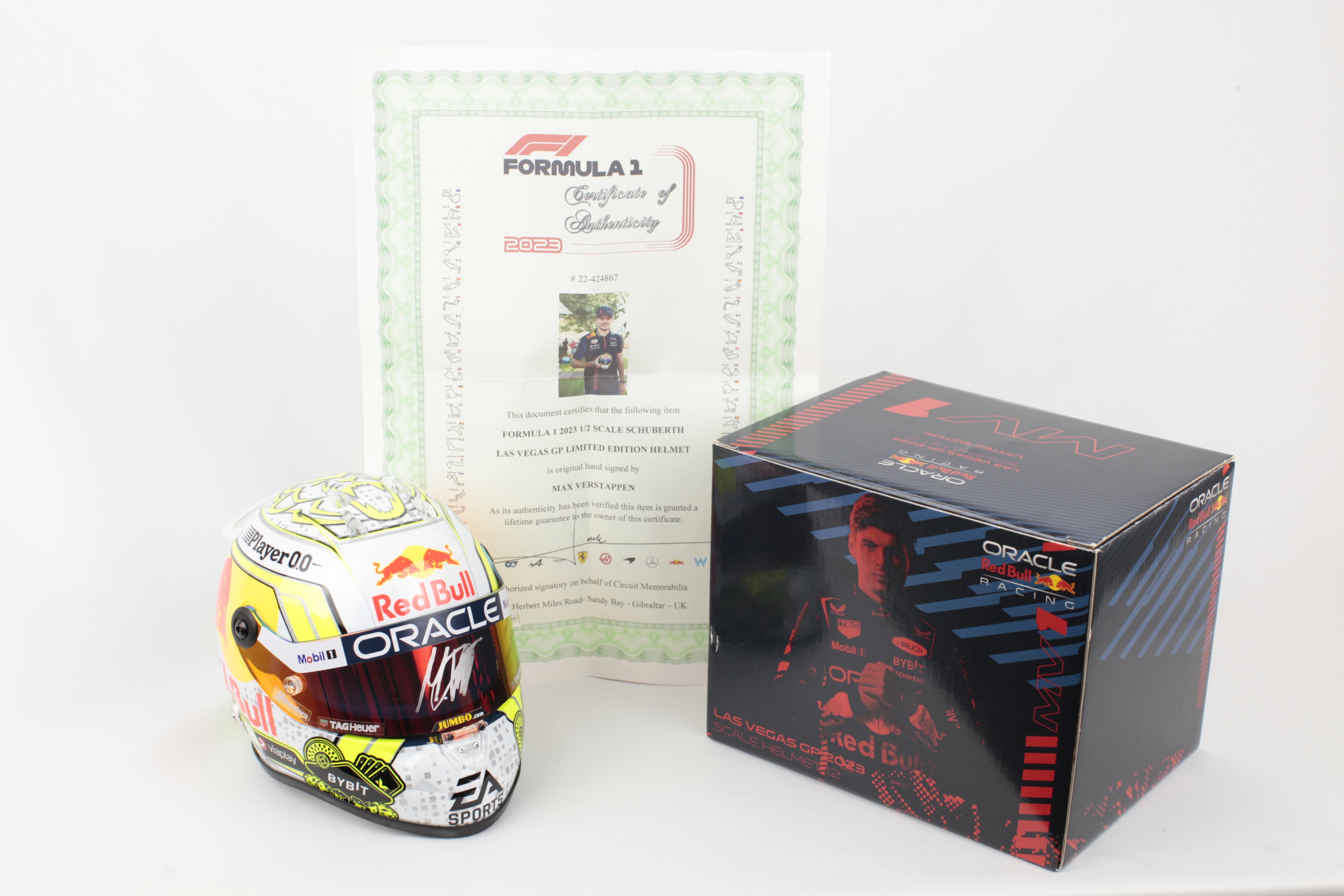 Casque F1 1/2 Max Verstappen Grand Prix Las Vegas 2023 signé Schuberth Red Bull Racing