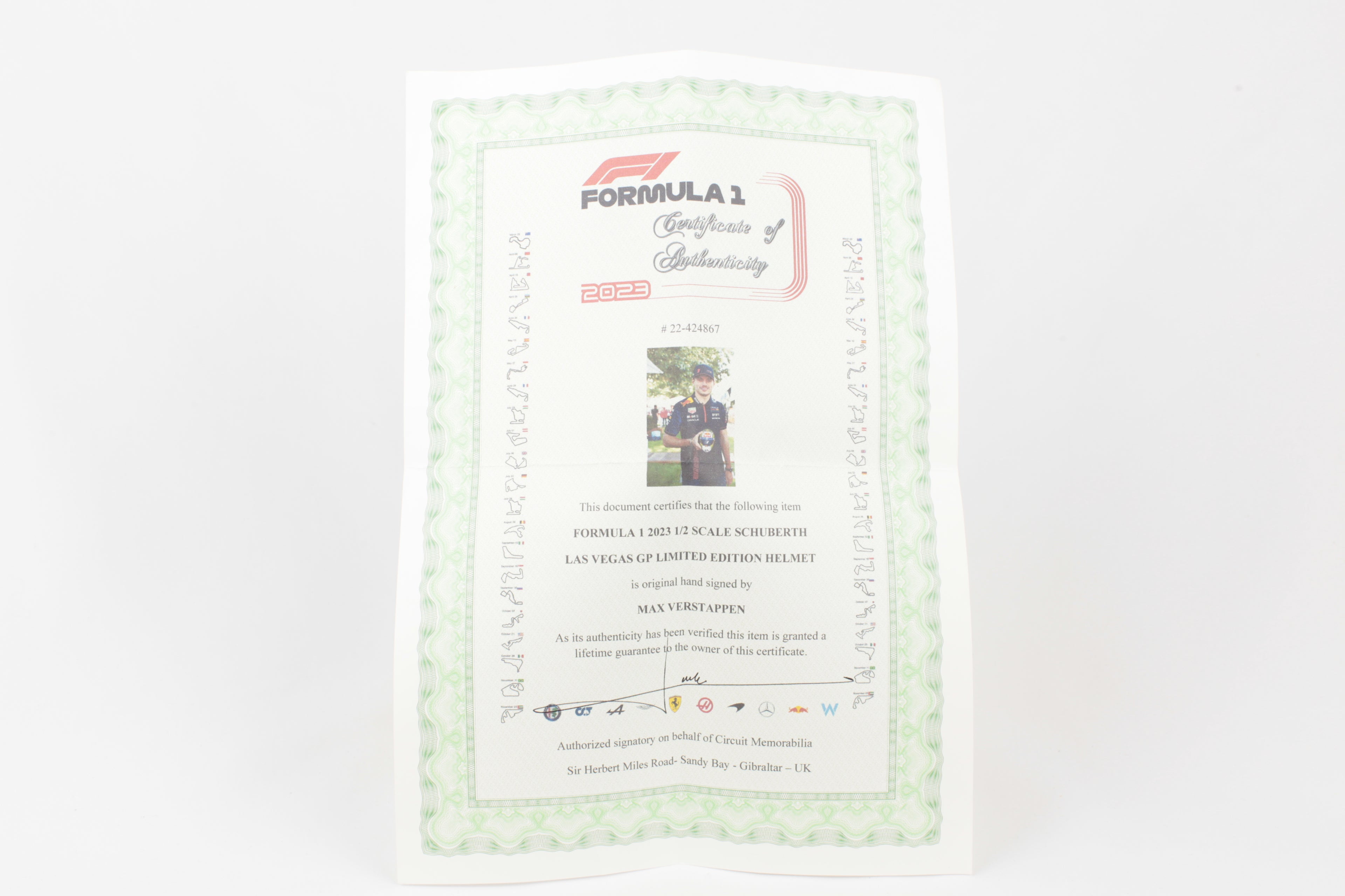 Certificat officiel Formula 1 authenticité signature Max Verstappen casque Las Vegas 2023