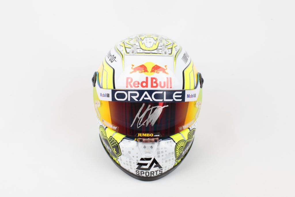 Signature Max Verstappen au centre de la visière casque F1 Las Vegas 2023