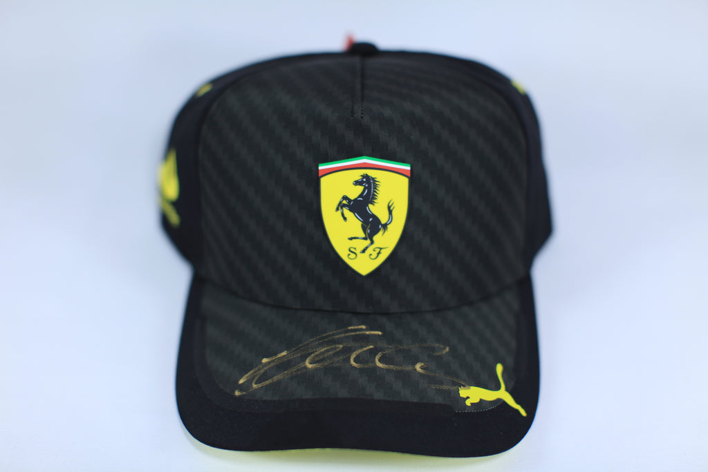 Casquette Ferrari édition spéciale GP Monza 2024 noir et jaune signée Charles Leclerc état neuf