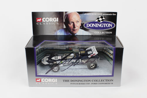 Miniature Corgi Classics Surtees TS9 Ford Cosworth V8 Donington Collection signée John Surtees vue de face