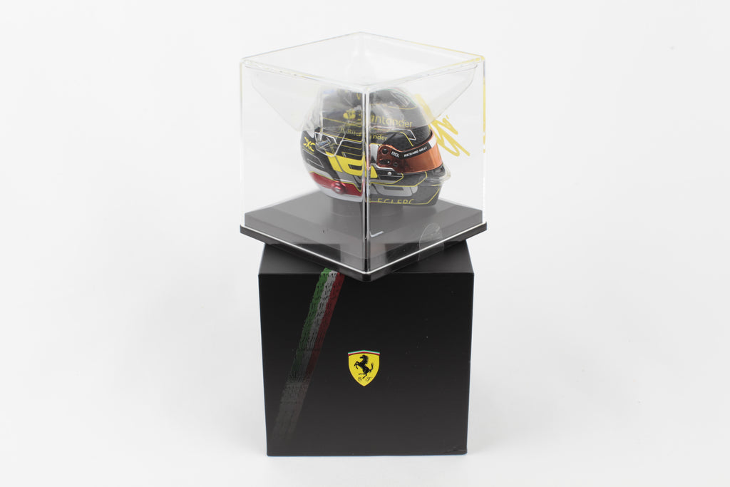 Casque Charles Leclerc édition Monza 2024 signé Look Smart demi-angle arrière gauche