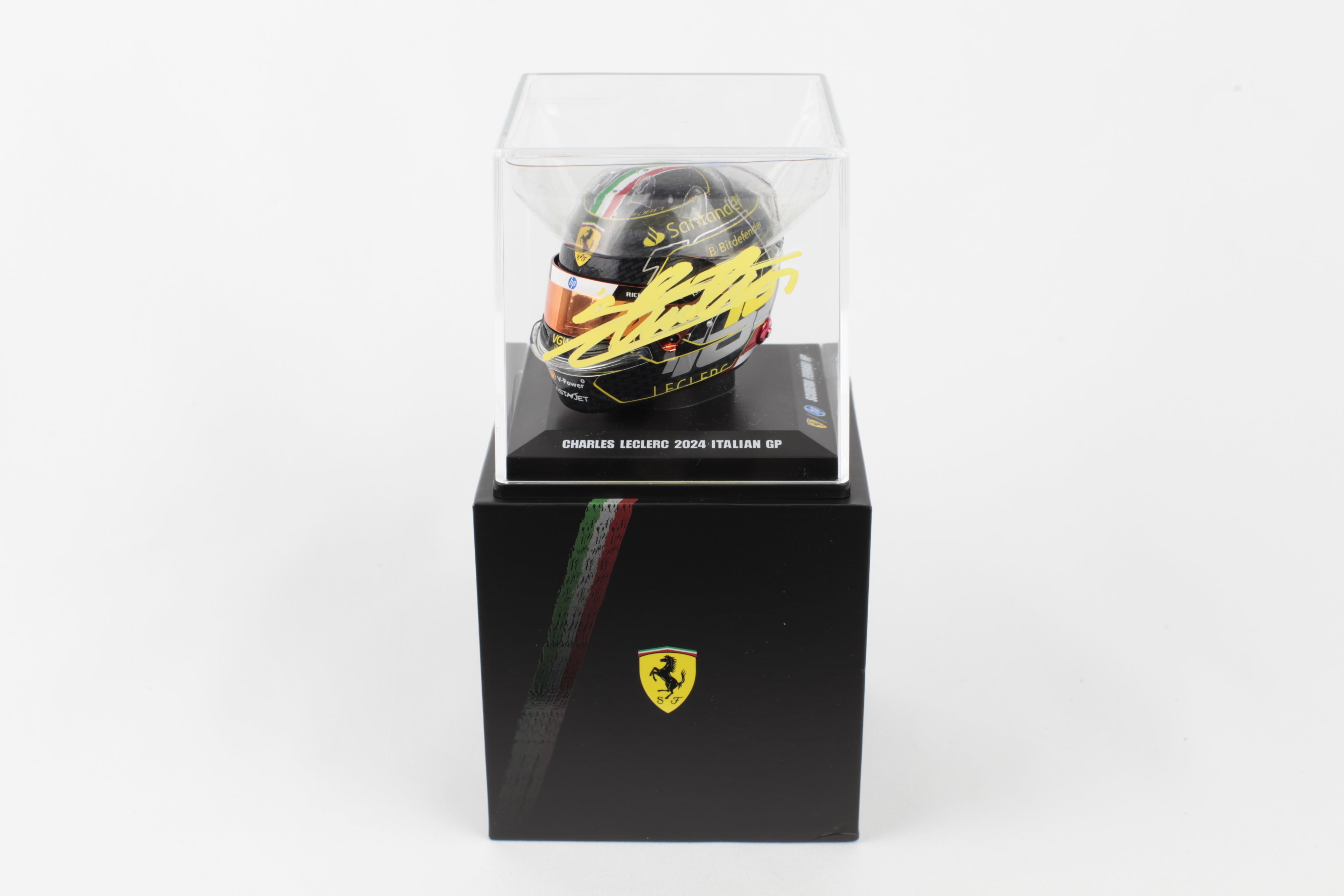 Casque miniature Charles Leclerc Monza 2024 signé Look Smart vue de face